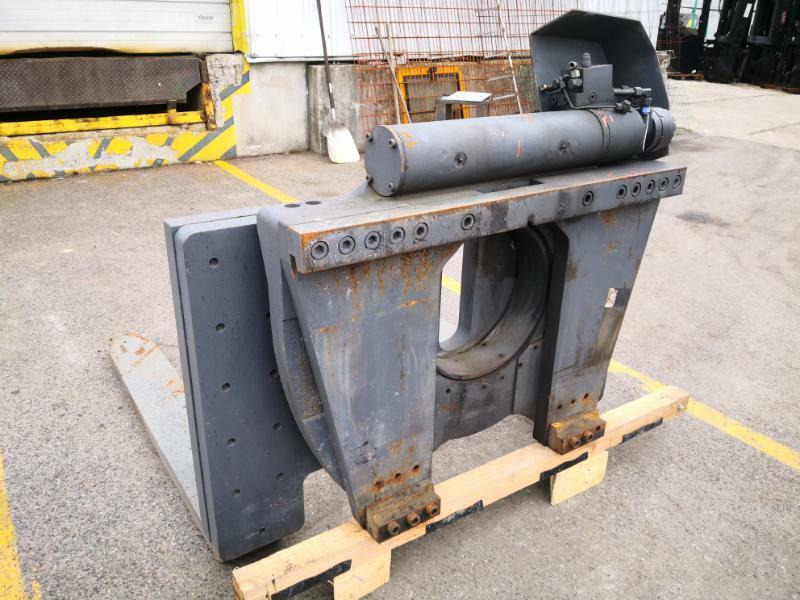 Combilift 360° - Haarukka: kuva Combilift 360° - Haarukka Combilift 360° - Haarukka: kuva Combilift 360° - Haarukka