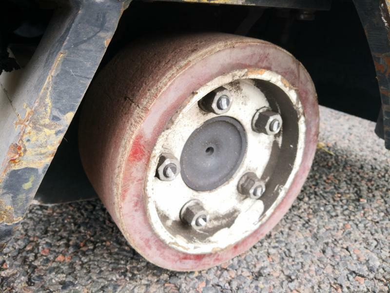 Nelitietrukki Combilift C3000EST: kuva Nelitietrukki Combilift C3000EST