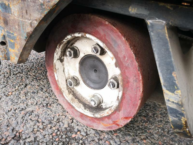 Nelitietrukki Combilift C3000EST: kuva Nelitietrukki Combilift C3000EST