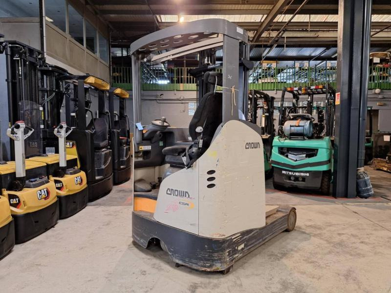 Crown ESR5240-1.4 - Työntömastotrukki: kuva Crown ESR5240-1.4 - Työntömastotrukki Crown ESR5240-1.4 - Työntömastotrukki: kuva Crown ESR5240-1.4 - Työntömastotrukki