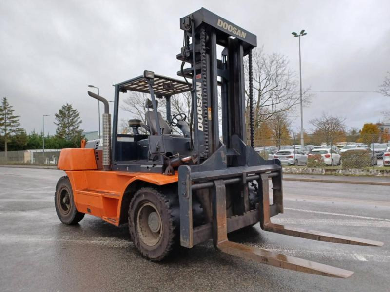 Doosan D1808-S - Dieseltrukki: kuva Doosan D1808-S - Dieseltrukki Doosan D1808-S - Dieseltrukki: kuva Doosan D1808-S - Dieseltrukki