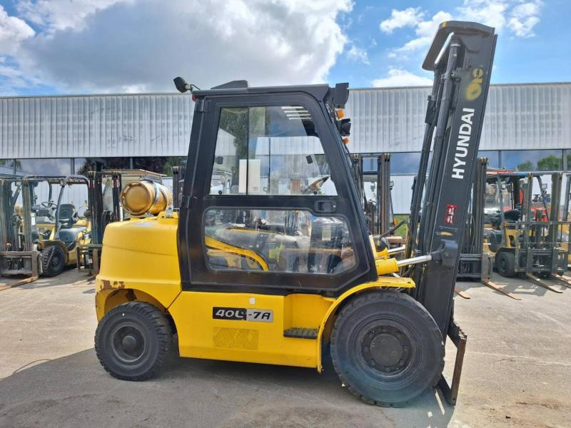 Hyundai 40L-7A - Kaasutrukki: kuva Hyundai 40L-7A - Kaasutrukki Hyundai 40L-7A - Kaasutrukki: kuva Hyundai 40L-7A - Kaasutrukki