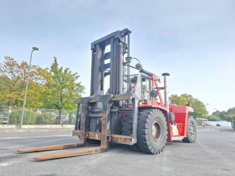 Kalmar DCF370-1200 - Dieseltrukki: kuva Kalmar DCF370-1200 - Dieseltrukki Kalmar DCF370-1200 - Dieseltrukki: kuva Kalmar DCF370-1200 - Dieseltrukki