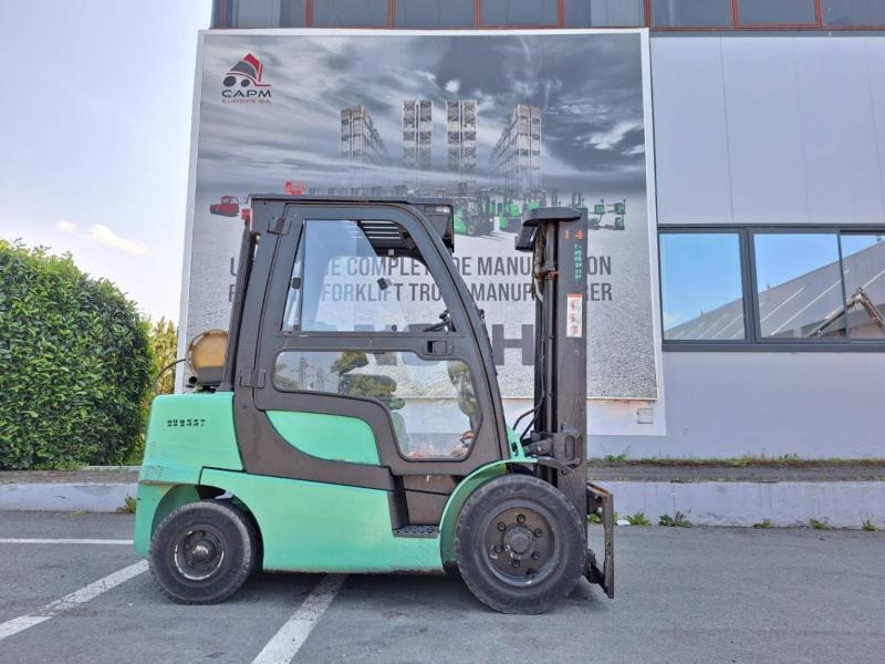Kaasutrukki Yale GLP30VX: kuva Kaasutrukki Yale GLP30VX