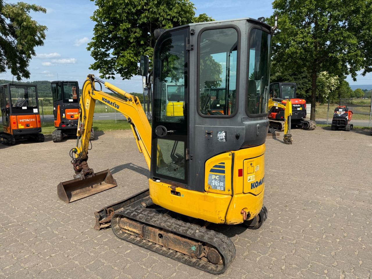 Komatsu PC 16R-3HS, Bj 17, 2210 BH, Tilt mit HS01, GL - Minikuormaaja: kuva Komatsu PC 16R-3HS, Bj 17, 2210 BH, Tilt mit HS01, GL - Minikuormaaja Komatsu PC 16R-3HS, Bj 17, 2210 BH, Tilt mit HS01, GL - Minikuormaaja: kuva Komatsu PC 16R-3HS, Bj 17, 2210 BH, Tilt mit HS01, GL - Minikuormaaja