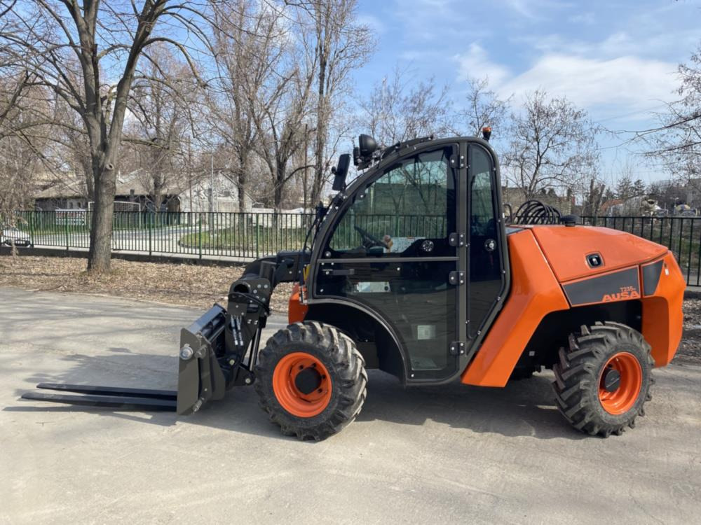 Ausa T235H - Kurottaja: kuva  Ausa T235H - Kurottaja Ausa T235H - Kurottaja: kuva  Ausa T235H - Kurottaja