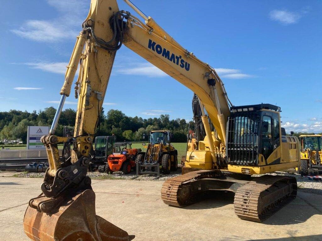 Komatsu PC210LC-11 - Telakaivukone: kuva Komatsu PC210LC-11 - Telakaivukone Komatsu PC210LC-11 - Telakaivukone: kuva Komatsu PC210LC-11 - Telakaivukone