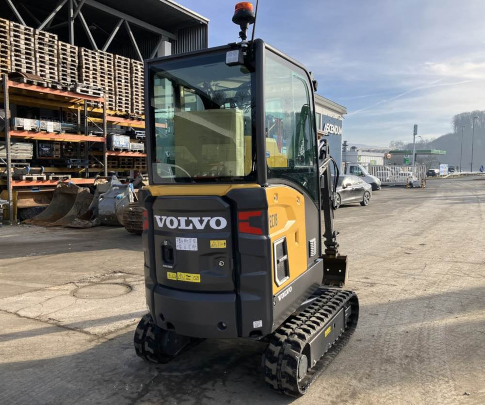 Volvo EC18E Electric - Minikuormaaja: kuva Volvo EC18E Electric - Minikuormaaja Volvo EC18E Electric - Minikuormaaja: kuva Volvo EC18E Electric - Minikuormaaja