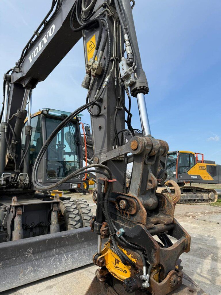 Volvo EWR150E - Pyöräalustainen kaivinkone: kuva Volvo EWR150E - Pyöräalustainen kaivinkone Volvo EWR150E - Pyöräalustainen kaivinkone: kuva Volvo EWR150E - Pyöräalustainen kaivinkone