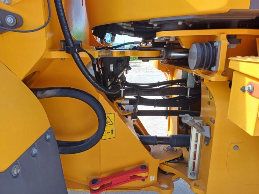 Volvo L110H - Pyöräkuormaaja: kuva Volvo L110H - Pyöräkuormaaja Volvo L110H - Pyöräkuormaaja: kuva Volvo L110H - Pyöräkuormaaja