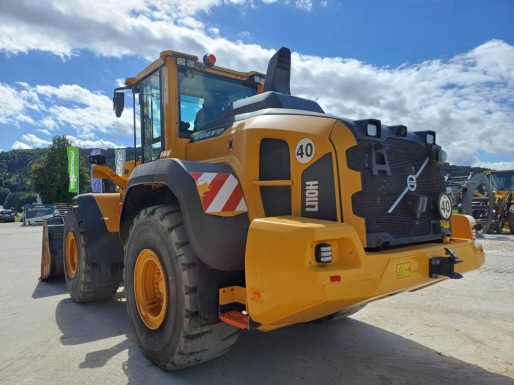 Volvo L110H - Pyöräkuormaaja: kuva Volvo L110H - Pyöräkuormaaja Volvo L110H - Pyöräkuormaaja: kuva Volvo L110H - Pyöräkuormaaja