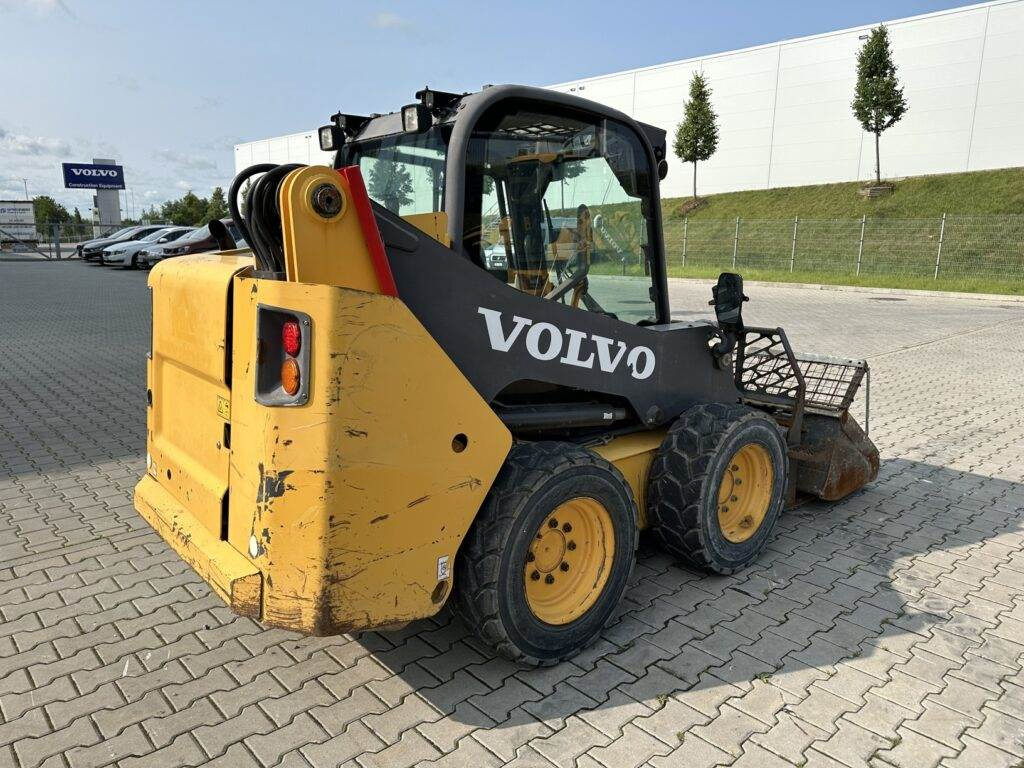 Volvo MC70C - Liukuohjattu kuormaaja: kuva Volvo MC70C - Liukuohjattu kuormaaja Volvo MC70C - Liukuohjattu kuormaaja: kuva Volvo MC70C - Liukuohjattu kuormaaja