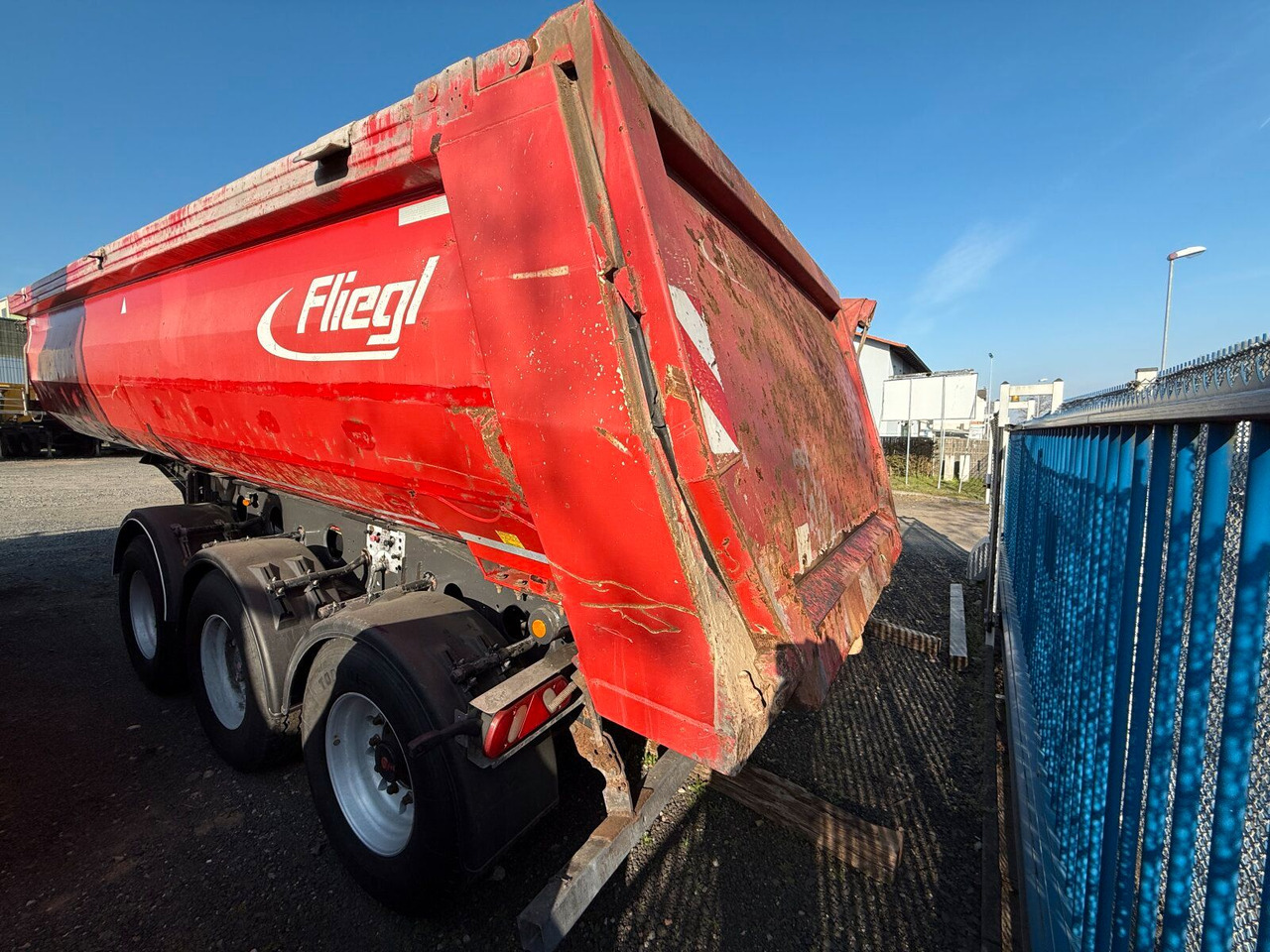 Fliegl DHKA 390 Kippauflieger 3 Achse - Kippiauto puoliperävaunu: kuva Fliegl DHKA 390 Kippauflieger 3 Achse - Kippiauto puoliperävaunu Fliegl DHKA 390 Kippauflieger 3 Achse - Kippiauto puoliperävaunu: kuva Fliegl DHKA 390 Kippauflieger 3 Achse - Kippiauto puoliperävaunu