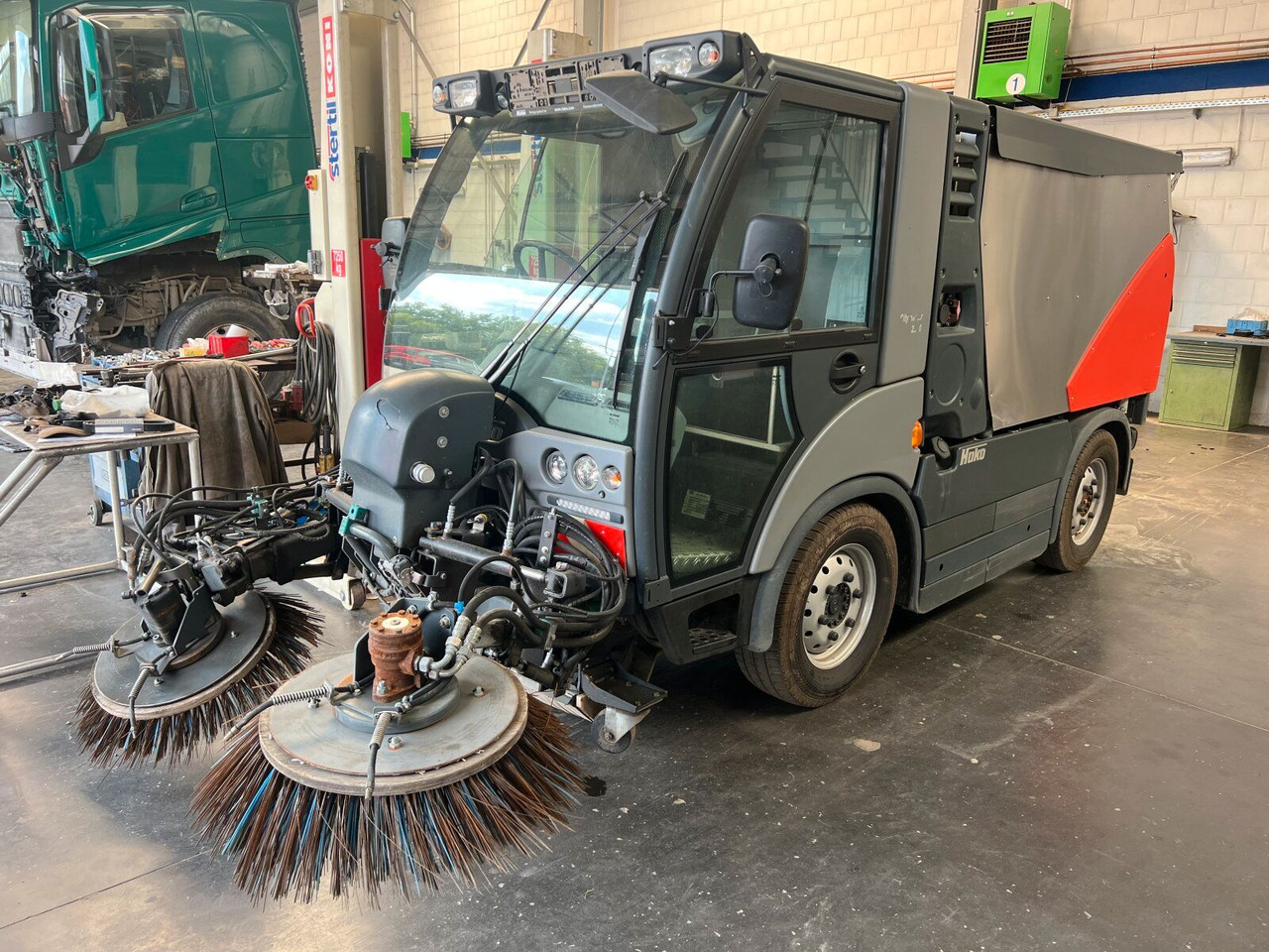 Hako Citymaster CM 2200 Kehrmaschine 2 m³ - Lakaisuauto: kuva Hako Citymaster CM 2200 Kehrmaschine 2 m³ - Lakaisuauto Hako Citymaster CM 2200 Kehrmaschine 2 m³ - Lakaisuauto: kuva Hako Citymaster CM 2200 Kehrmaschine 2 m³ - Lakaisuauto
