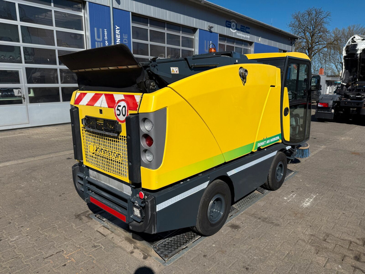 Johnston C202 Kleinkehrmaschine 2 M³ - 6.000 h - Lakaisuauto: kuva Johnston C202 Kleinkehrmaschine 2 M³ - 6.000 h - Lakaisuauto Johnston C202 Kleinkehrmaschine 2 M³ - 6.000 h - Lakaisuauto: kuva Johnston C202 Kleinkehrmaschine 2 M³ - 6.000 h - Lakaisuauto