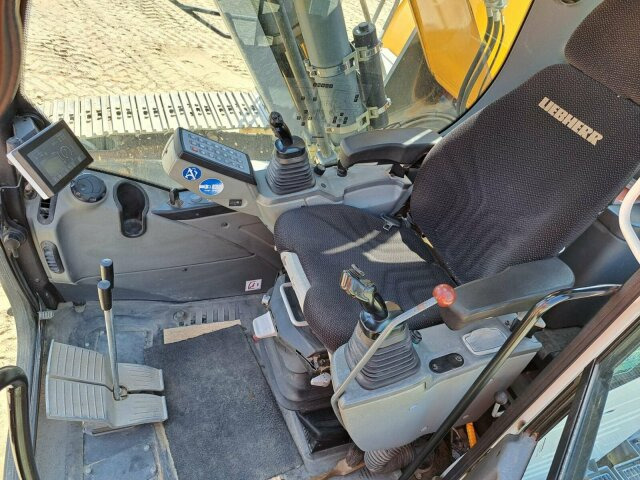 Liebherr LH40C Litronic Industry Long reach 43 Ton - Telakaivukone: kuva Liebherr LH40C Litronic Industry Long reach 43 Ton - Telakaivukone Liebherr LH40C Litronic Industry Long reach 43 Ton - Telakaivukone: kuva Liebherr LH40C Litronic Industry Long reach 43 Ton - Telakaivukone