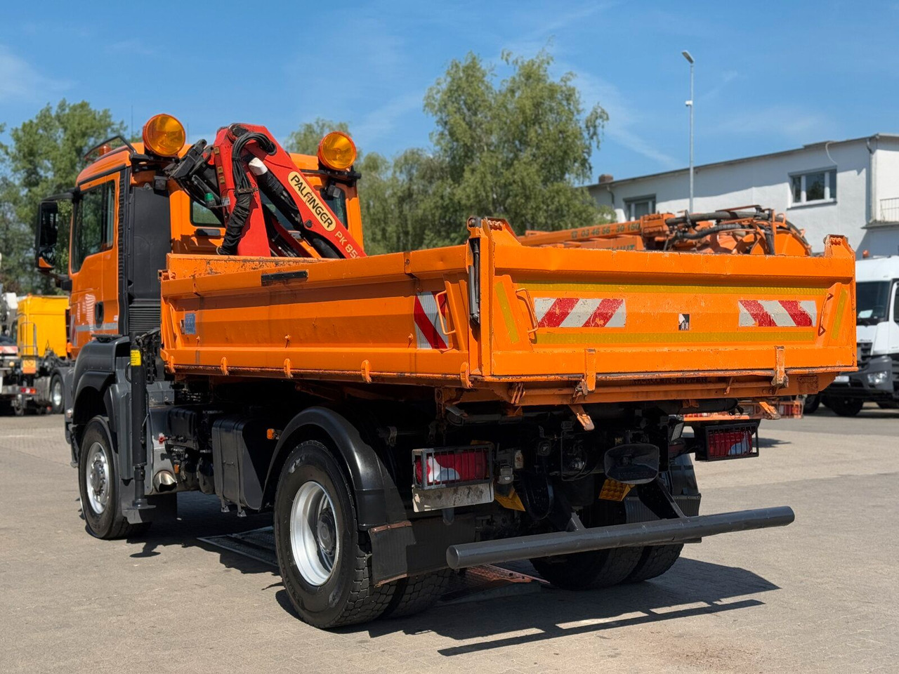 MAN TGA 18.360 4x4 Kipper Kran PALFINGER Winterd. - Kippiauto kuorma-auto, Nosturiauto: kuva MAN TGA 18.360 4x4 Kipper Kran PALFINGER Winterd. - Kippiauto kuorma-auto, Nosturiauto MAN TGA 18.360 4x4 Kipper Kran PALFINGER Winterd. - Kippiauto kuorma-auto, Nosturiauto: kuva MAN TGA 18.360 4x4 Kipper Kran PALFINGER Winterd. - Kippiauto kuorma-auto, Nosturiauto