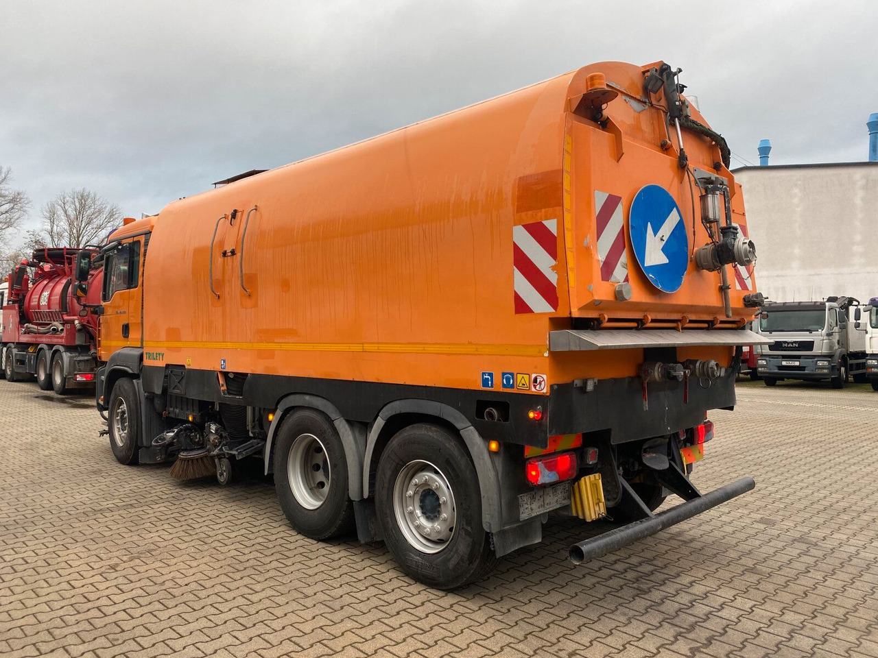 MAN TGA 26.430 6x2-2 LL - Lakaisuauto: kuva MAN TGA 26.430 6x2-2 LL - Lakaisuauto MAN TGA 26.430 6x2-2 LL - Lakaisuauto: kuva MAN TGA 26.430 6x2-2 LL - Lakaisuauto