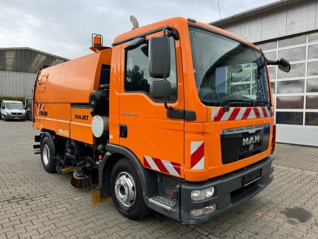 MAN TGL 12.220 4x2 BL Kehrmaschine Viajet 5RHS - Lakaisuauto: kuva MAN TGL 12.220 4x2 BL Kehrmaschine Viajet 5RHS - Lakaisuauto MAN TGL 12.220 4x2 BL Kehrmaschine Viajet 5RHS - Lakaisuauto: kuva MAN TGL 12.220 4x2 BL Kehrmaschine Viajet 5RHS - Lakaisuauto