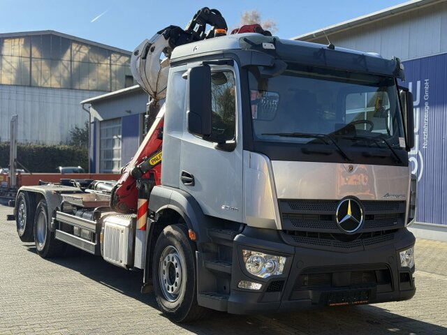 Mercedes-Benz ACTROS 2546 6x2 Abrollkip Kran Palfinger Q150Z95 - Koukkulava kuorma-auto, Nosturiauto: kuva Mercedes-Benz ACTROS 2546 6x2 Abrollkip Kran Palfinger Q150Z95 - Koukkulava kuorma-auto, Nosturiauto Mercedes-Benz ACTROS 2546 6x2 Abrollkip Kran Palfinger Q150Z95 - Koukkulava kuorma-auto, Nosturiauto: kuva Mercedes-Benz ACTROS 2546 6x2 Abrollkip Kran Palfinger Q150Z95 - Koukkulava kuorma-auto, Nosturiauto