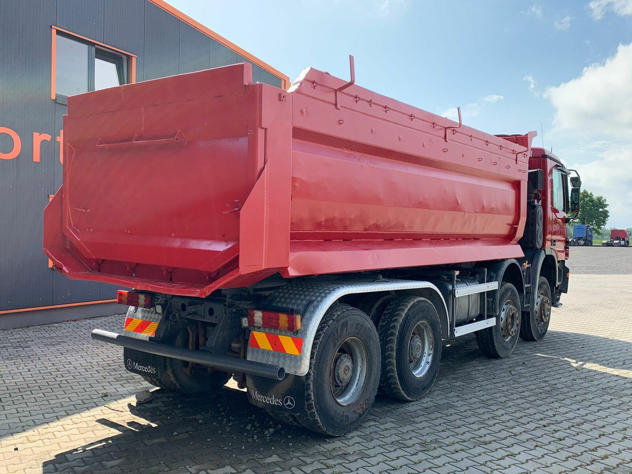 Mercedes-Benz ACTROS 4141 EURO4 8x8 Muldenkipper - Kippiauto kuorma-auto: kuva Mercedes-Benz ACTROS 4141 EURO4 8x8 Muldenkipper - Kippiauto kuorma-auto Mercedes-Benz ACTROS 4141 EURO4 8x8 Muldenkipper - Kippiauto kuorma-auto: kuva Mercedes-Benz ACTROS 4141 EURO4 8x8 Muldenkipper - Kippiauto kuorma-auto