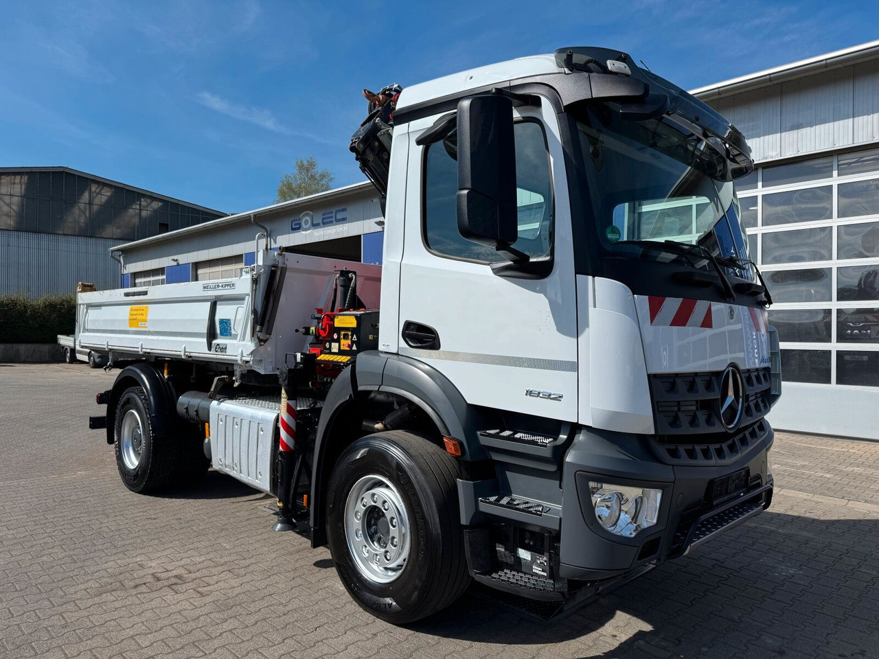 Mercedes-Benz AROCS 1832 4x2 Euro 6 Kipper Kran FASSI F120FB - Kippiauto kuorma-auto, Nosturiauto: kuva Mercedes-Benz AROCS 1832 4x2 Euro 6 Kipper Kran FASSI F120FB - Kippiauto kuorma-auto, Nosturiauto Mercedes-Benz AROCS 1832 4x2 Euro 6 Kipper Kran FASSI F120FB - Kippiauto kuorma-auto, Nosturiauto: kuva Mercedes-Benz AROCS 1832 4x2 Euro 6 Kipper Kran FASSI F120FB - Kippiauto kuorma-auto, Nosturiauto