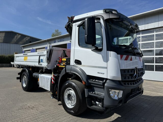 Mercedes-Benz AROCS 1832 4x2 Euro 6 Kipper Kran FASSI F120FB - Kippiauto kuorma-auto, Nosturiauto: kuva Mercedes-Benz AROCS 1832 4x2 Euro 6 Kipper Kran FASSI F120FB - Kippiauto kuorma-auto, Nosturiauto Mercedes-Benz AROCS 1832 4x2 Euro 6 Kipper Kran FASSI F120FB - Kippiauto kuorma-auto, Nosturiauto: kuva Mercedes-Benz AROCS 1832 4x2 Euro 6 Kipper Kran FASSI F120FB - Kippiauto kuorma-auto, Nosturiauto
