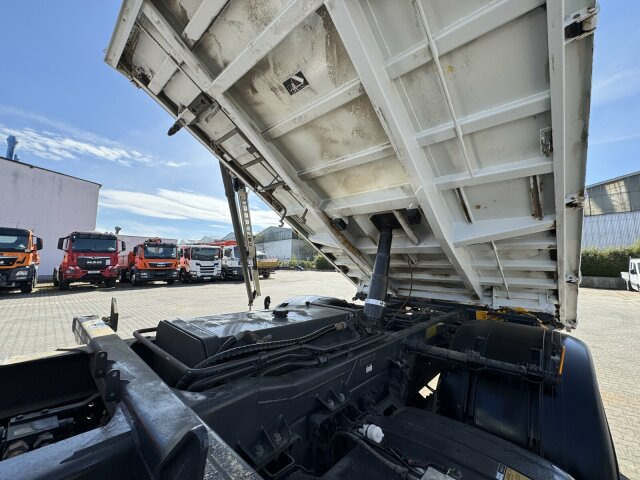 Mercedes-Benz AROCS 1832 4x2 Euro 6 Kipper Kran FASSI F120FB - Kippiauto kuorma-auto, Nosturiauto: kuva Mercedes-Benz AROCS 1832 4x2 Euro 6 Kipper Kran FASSI F120FB - Kippiauto kuorma-auto, Nosturiauto Mercedes-Benz AROCS 1832 4x2 Euro 6 Kipper Kran FASSI F120FB - Kippiauto kuorma-auto, Nosturiauto: kuva Mercedes-Benz AROCS 1832 4x2 Euro 6 Kipper Kran FASSI F120FB - Kippiauto kuorma-auto, Nosturiauto