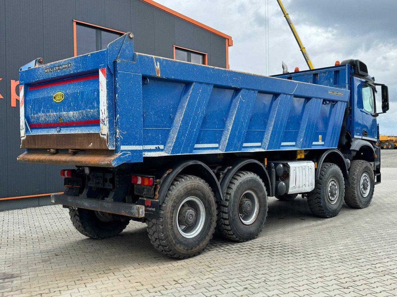 Mercedes-Benz AROCS 4145 8x8 EURO6 Muldenkipper TOP! - Kippiauto kuorma-auto: kuva Mercedes-Benz AROCS 4145 8x8 EURO6 Muldenkipper TOP! - Kippiauto kuorma-auto Mercedes-Benz AROCS 4145 8x8 EURO6 Muldenkipper TOP! - Kippiauto kuorma-auto: kuva Mercedes-Benz AROCS 4145 8x8 EURO6 Muldenkipper TOP! - Kippiauto kuorma-auto