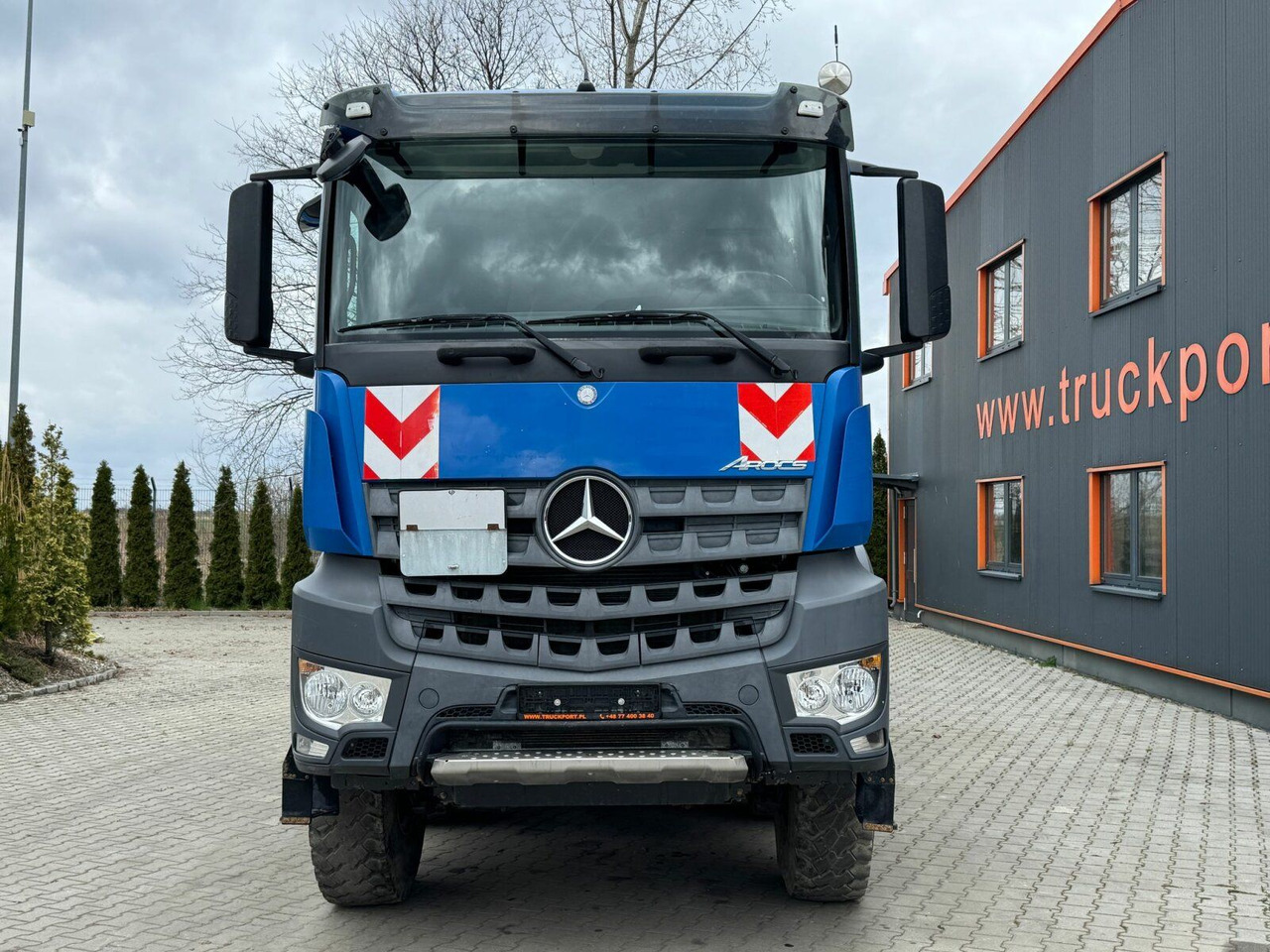 Mercedes-Benz AROCS 4145 8x8 EURO6 Muldenkipper TOP! - Kippiauto kuorma-auto: kuva Mercedes-Benz AROCS 4145 8x8 EURO6 Muldenkipper TOP! - Kippiauto kuorma-auto Mercedes-Benz AROCS 4145 8x8 EURO6 Muldenkipper TOP! - Kippiauto kuorma-auto: kuva Mercedes-Benz AROCS 4145 8x8 EURO6 Muldenkipper TOP! - Kippiauto kuorma-auto