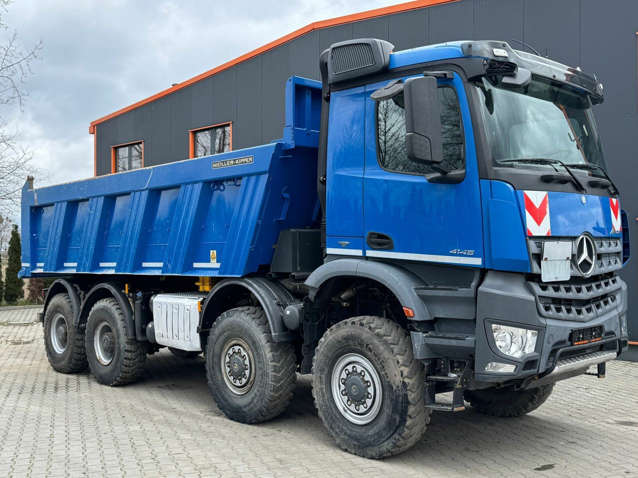 Mercedes-Benz AROCS 4145 8x8 EURO6 Muldenkipper TOP! - Kippiauto kuorma-auto: kuva Mercedes-Benz AROCS 4145 8x8 EURO6 Muldenkipper TOP! - Kippiauto kuorma-auto Mercedes-Benz AROCS 4145 8x8 EURO6 Muldenkipper TOP! - Kippiauto kuorma-auto: kuva Mercedes-Benz AROCS 4145 8x8 EURO6 Muldenkipper TOP! - Kippiauto kuorma-auto