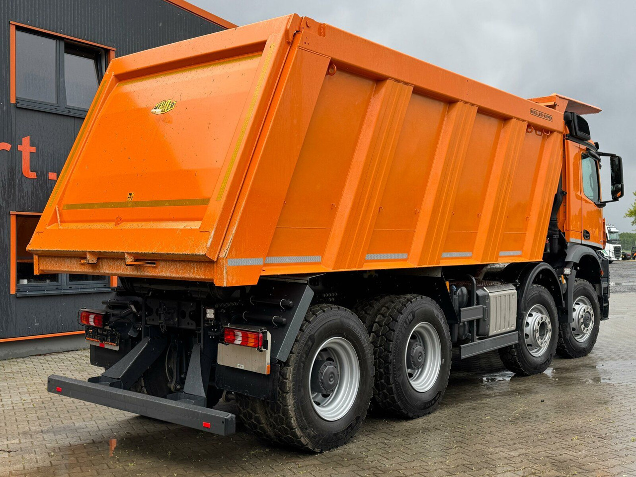 Mercedes-Benz AROCS 4851 8x6 Euro 6 Gesteinkipper MEILLER - Kippiauto kuorma-auto: kuva Mercedes-Benz AROCS 4851 8x6 Euro 6 Gesteinkipper MEILLER - Kippiauto kuorma-auto Mercedes-Benz AROCS 4851 8x6 Euro 6 Gesteinkipper MEILLER - Kippiauto kuorma-auto: kuva Mercedes-Benz AROCS 4851 8x6 Euro 6 Gesteinkipper MEILLER - Kippiauto kuorma-auto