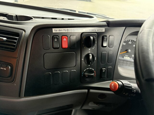 Mercedes-Benz Atego Kehrmaschine BUCHER CITYFANT 5000 - Lakaisuauto: kuva Mercedes-Benz Atego Kehrmaschine BUCHER CITYFANT 5000 - Lakaisuauto Mercedes-Benz Atego Kehrmaschine BUCHER CITYFANT 5000 - Lakaisuauto: kuva Mercedes-Benz Atego Kehrmaschine BUCHER CITYFANT 5000 - Lakaisuauto