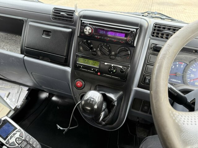 Mitsubishi Canter FUSO Kehrmaschine BROCK SL140 4 m³ - Lakaisuauto: kuva Mitsubishi Canter FUSO Kehrmaschine BROCK SL140 4 m³ - Lakaisuauto Mitsubishi Canter FUSO Kehrmaschine BROCK SL140 4 m³ - Lakaisuauto: kuva Mitsubishi Canter FUSO Kehrmaschine BROCK SL140 4 m³ - Lakaisuauto