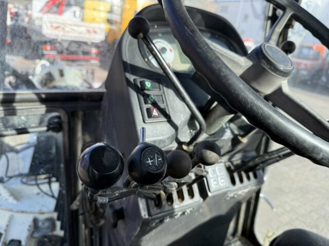 New Holland F106.6A alrrad 6x6 Grader 12 Ton - 10.700 Std - Tiehöylä: kuva New Holland F106.6A alrrad 6x6 Grader 12 Ton - 10.700 Std - Tiehöylä New Holland F106.6A alrrad 6x6 Grader 12 Ton - 10.700 Std - Tiehöylä: kuva New Holland F106.6A alrrad 6x6 Grader 12 Ton - 10.700 Std - Tiehöylä