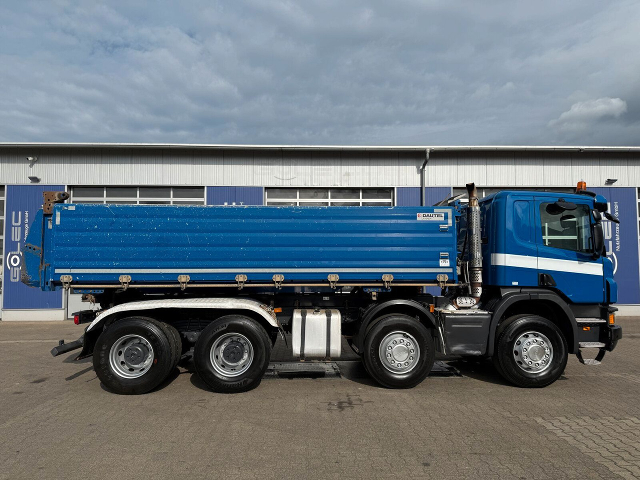 Scania P 410 8x4 Dreiseitenkipper DAUTEL - Kippiauto kuorma-auto: kuva Scania P 410 8x4 Dreiseitenkipper DAUTEL - Kippiauto kuorma-auto Scania P 410 8x4 Dreiseitenkipper DAUTEL - Kippiauto kuorma-auto: kuva Scania P 410 8x4 Dreiseitenkipper DAUTEL - Kippiauto kuorma-auto