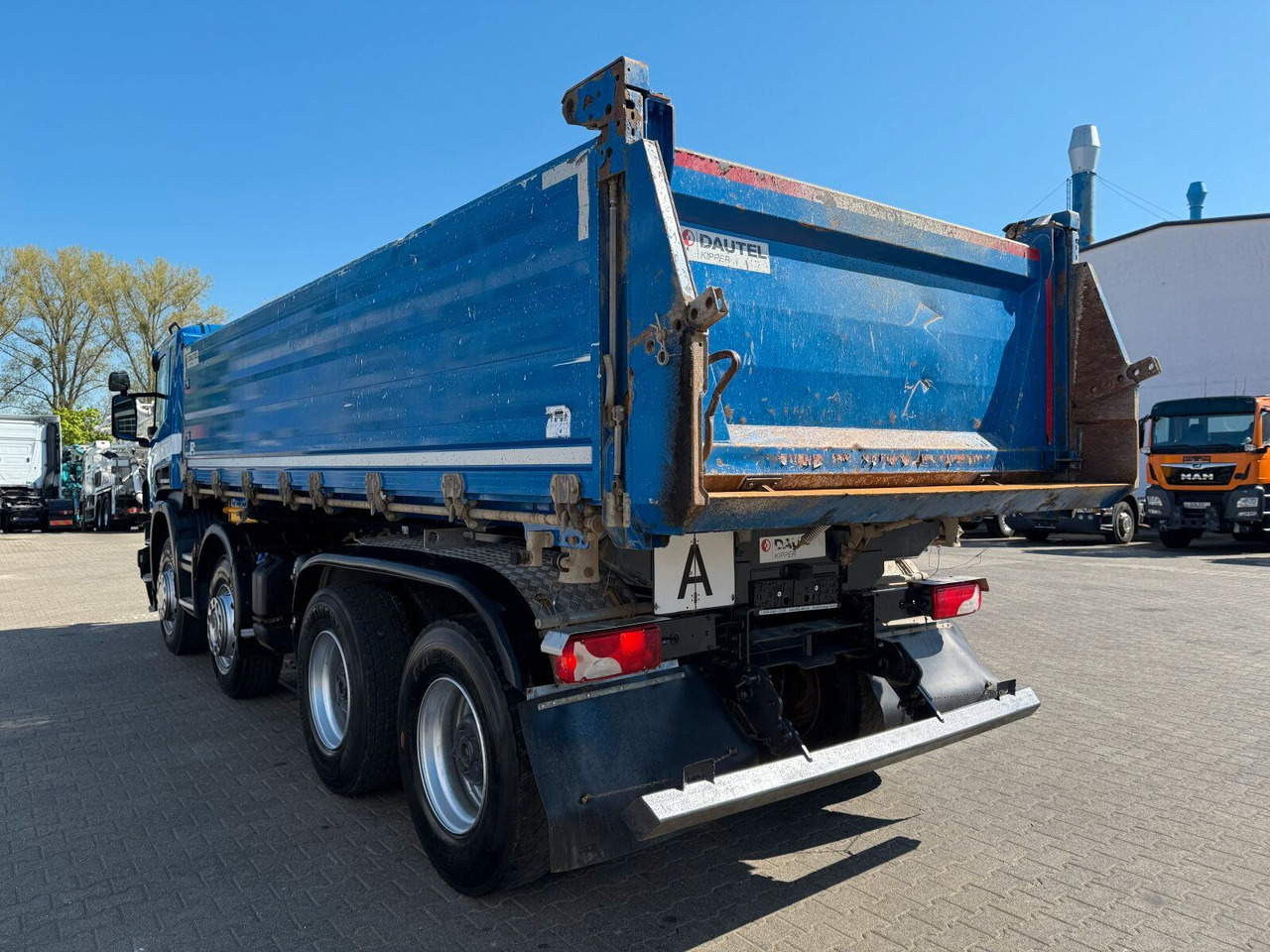 Kippiauto kuorma-auto Scania P 410 8x4 Dreiseitenkipper DAUTEL: kuva Kippiauto kuorma-auto Scania P 410 8x4 Dreiseitenkipper DAUTEL