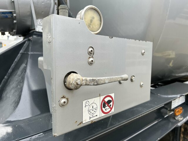Schwing Stetter Betonmischer Auflieger 10 m³ - Betonin kuljetus puoliperävaunu: kuva Schwing Stetter Betonmischer Auflieger 10 m³ - Betonin kuljetus puoliperävaunu Schwing Stetter Betonmischer Auflieger 10 m³ - Betonin kuljetus puoliperävaunu: kuva Schwing Stetter Betonmischer Auflieger 10 m³ - Betonin kuljetus puoliperävaunu