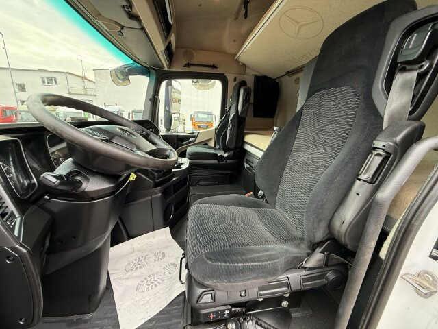 Mercedes-Benz Actros 1845 LS Sattelzugmaschine 4x2 - Vetopöytäauto: kuva Mercedes-Benz Actros 1845 LS Sattelzugmaschine 4x2 - Vetopöytäauto Mercedes-Benz Actros 1845 LS Sattelzugmaschine 4x2 - Vetopöytäauto: kuva Mercedes-Benz Actros 1845 LS Sattelzugmaschine 4x2 - Vetopöytäauto