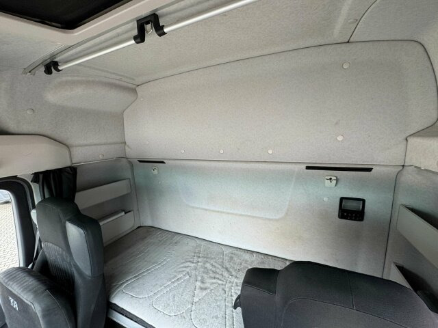Mercedes-Benz Arocs 2142 4x4H SZM Euro 6 Kipphydraulik - Vetopöytäauto: kuva Mercedes-Benz Arocs 2142 4x4H SZM Euro 6 Kipphydraulik - Vetopöytäauto Mercedes-Benz Arocs 2142 4x4H SZM Euro 6 Kipphydraulik - Vetopöytäauto: kuva Mercedes-Benz Arocs 2142 4x4H SZM Euro 6 Kipphydraulik - Vetopöytäauto