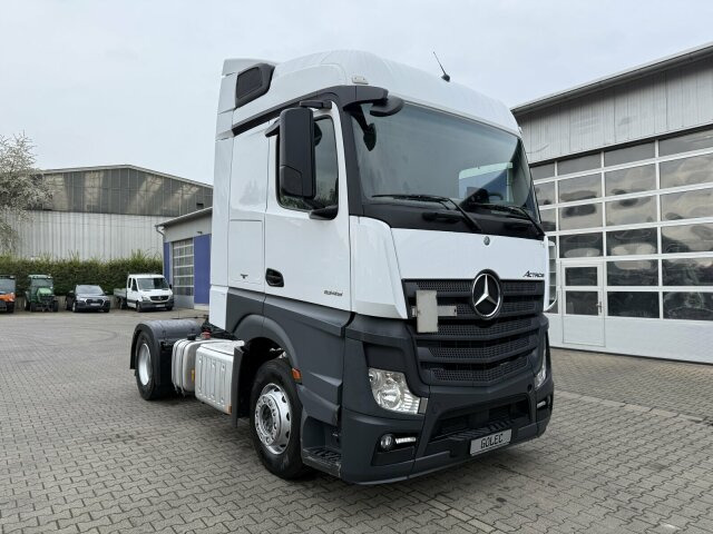 Mercedes-Benz MB Actros 1845 LS Sattelzugmaschine 4x2 - Vetopöytäauto: kuva Mercedes-Benz MB Actros 1845 LS Sattelzugmaschine 4x2 - Vetopöytäauto Mercedes-Benz MB Actros 1845 LS Sattelzugmaschine 4x2 - Vetopöytäauto: kuva Mercedes-Benz MB Actros 1845 LS Sattelzugmaschine 4x2 - Vetopöytäauto