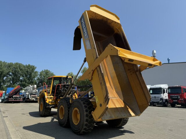 Volvo A25G Dumper 9.570 h Baujahr 2021 - Nivelkippiauto: kuva Volvo A25G Dumper 9.570 h Baujahr 2021 - Nivelkippiauto Volvo A25G Dumper 9.570 h Baujahr 2021 - Nivelkippiauto: kuva Volvo A25G Dumper 9.570 h Baujahr 2021 - Nivelkippiauto