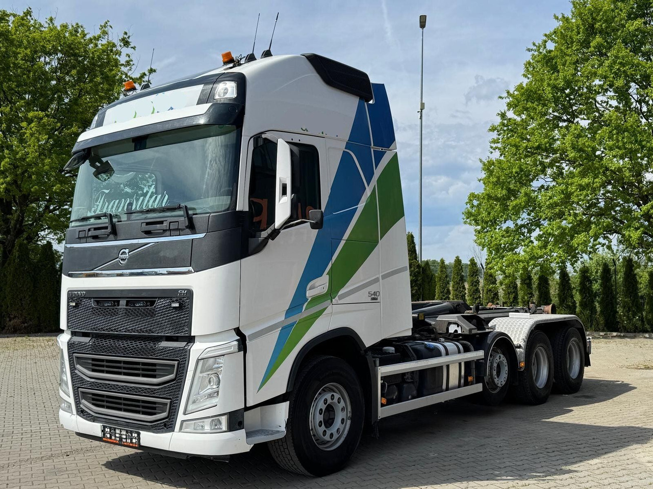 Volvo FH 540 8x4 Abrollkipper MEILLER RK 26.67 - Koukkulava kuorma-auto: kuva Volvo FH 540 8x4 Abrollkipper MEILLER RK 26.67 - Koukkulava kuorma-auto Volvo FH 540 8x4 Abrollkipper MEILLER RK 26.67 - Koukkulava kuorma-auto: kuva Volvo FH 540 8x4 Abrollkipper MEILLER RK 26.67 - Koukkulava kuorma-auto