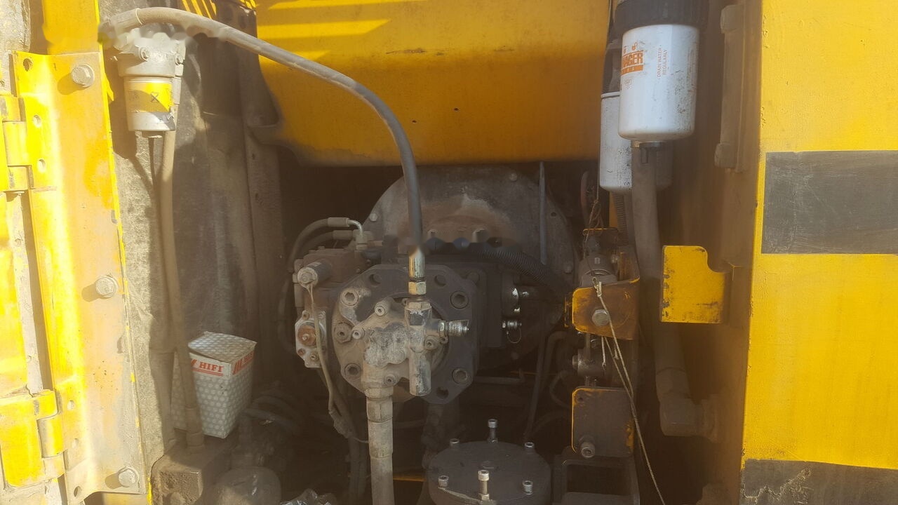 Telakaivukone JCB JS 180: kuva Telakaivukone JCB JS 180