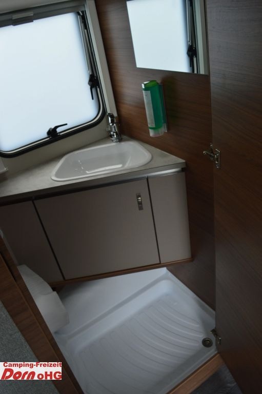 Asuntovaunu Knaus Sport 400 LK Design Paket: kuva Asuntovaunu Knaus Sport 400 LK Design Paket