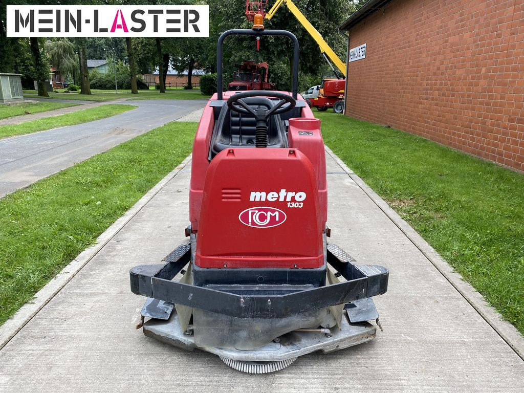 RCM Metro 1303 N Scheuersaugmaschine /3x Teller - Yhdistelmäkone: kuva RCM Metro 1303 N Scheuersaugmaschine /3x Teller - Yhdistelmäkone RCM Metro 1303 N Scheuersaugmaschine /3x Teller - Yhdistelmäkone: kuva RCM Metro 1303 N Scheuersaugmaschine /3x Teller - Yhdistelmäkone