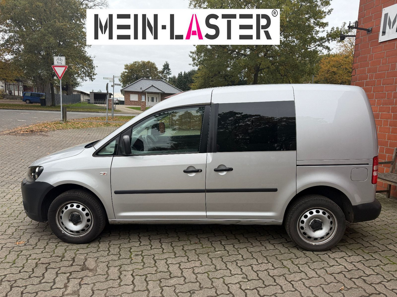 Volkswagen Caddy 2.0 TDI Kasten Soccer 4Motion Automatik - Pakettiauto: kuva Volkswagen Caddy 2.0 TDI Kasten Soccer 4Motion Automatik - Pakettiauto Volkswagen Caddy 2.0 TDI Kasten Soccer 4Motion Automatik - Pakettiauto: kuva Volkswagen Caddy 2.0 TDI Kasten Soccer 4Motion Automatik - Pakettiauto