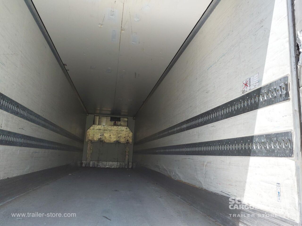 KRONE Reefer Standard - Isoterminen puoliperävaunu: kuva KRONE Reefer Standard - Isoterminen puoliperävaunu KRONE Reefer Standard - Isoterminen puoliperävaunu: kuva KRONE Reefer Standard - Isoterminen puoliperävaunu