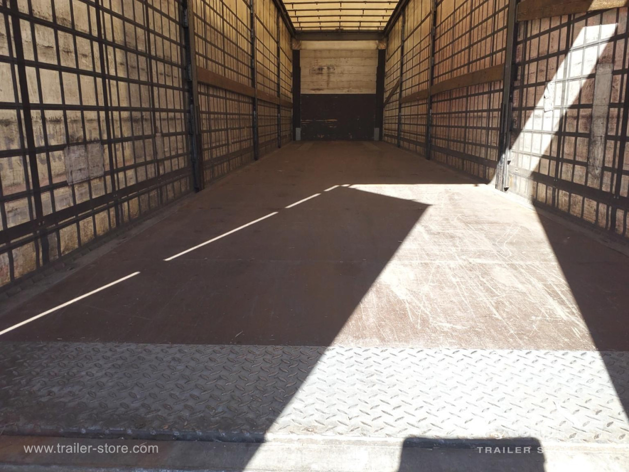 SCHMITZ Curtainsider Standard - Pressukapellipuoliperävaunu: kuva SCHMITZ Curtainsider Standard - Pressukapellipuoliperävaunu SCHMITZ Curtainsider Standard - Pressukapellipuoliperävaunu: kuva SCHMITZ Curtainsider Standard - Pressukapellipuoliperävaunu