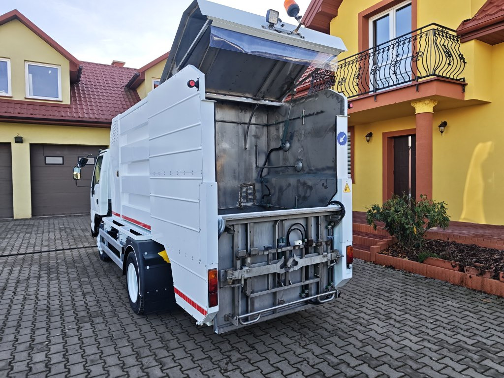 Isuzu MYJKA N-Series Container washer laveuse lavacassonetti - Roska-auto: kuva Isuzu MYJKA N-Series Container washer laveuse lavacassonetti - Roska-auto Isuzu MYJKA N-Series Container washer laveuse lavacassonetti - Roska-auto: kuva Isuzu MYJKA N-Series Container washer laveuse lavacassonetti - Roska-auto
